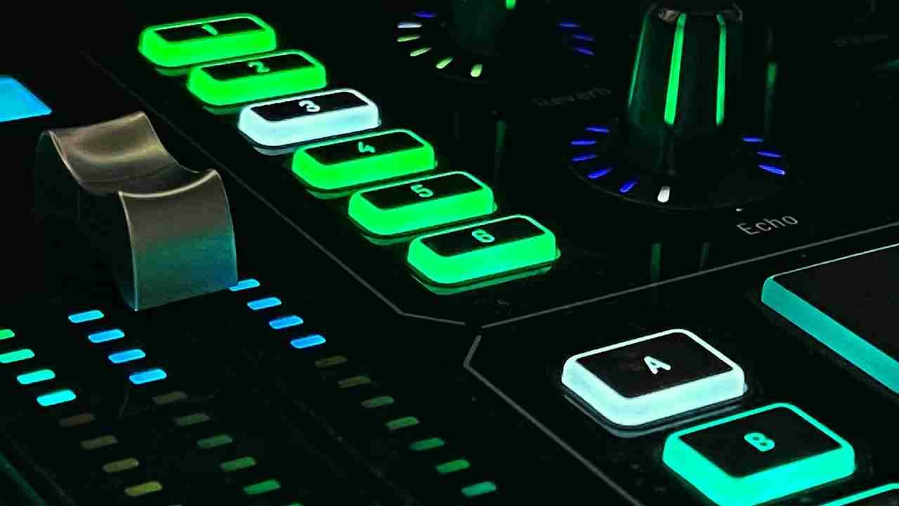 streamer-25